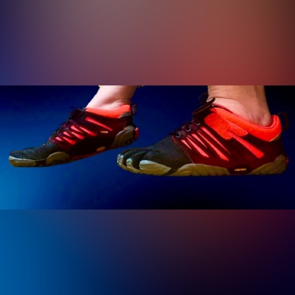 Vibram V-Train Black/Coral/Grey Wmns sz 7.5/8 - Picture 4 of 6